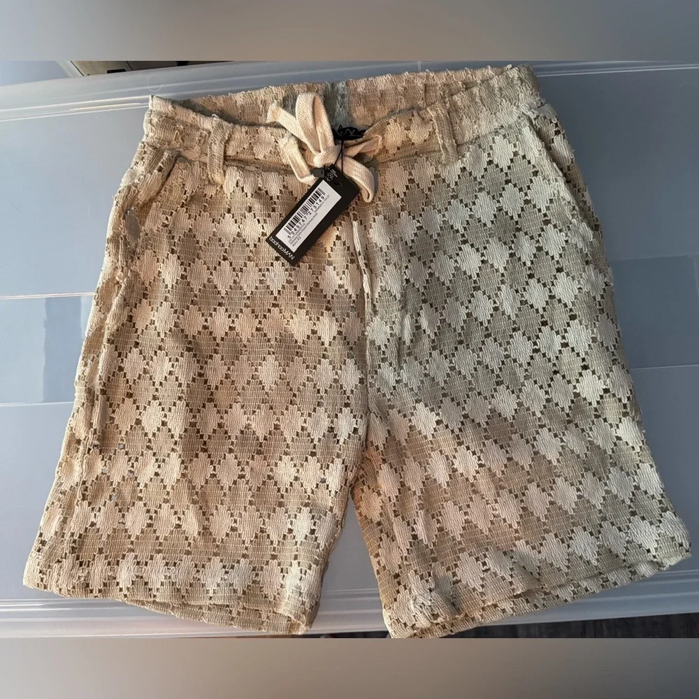 BoohooMAN Elasticated Waist Jacquard Bermuda Shorts